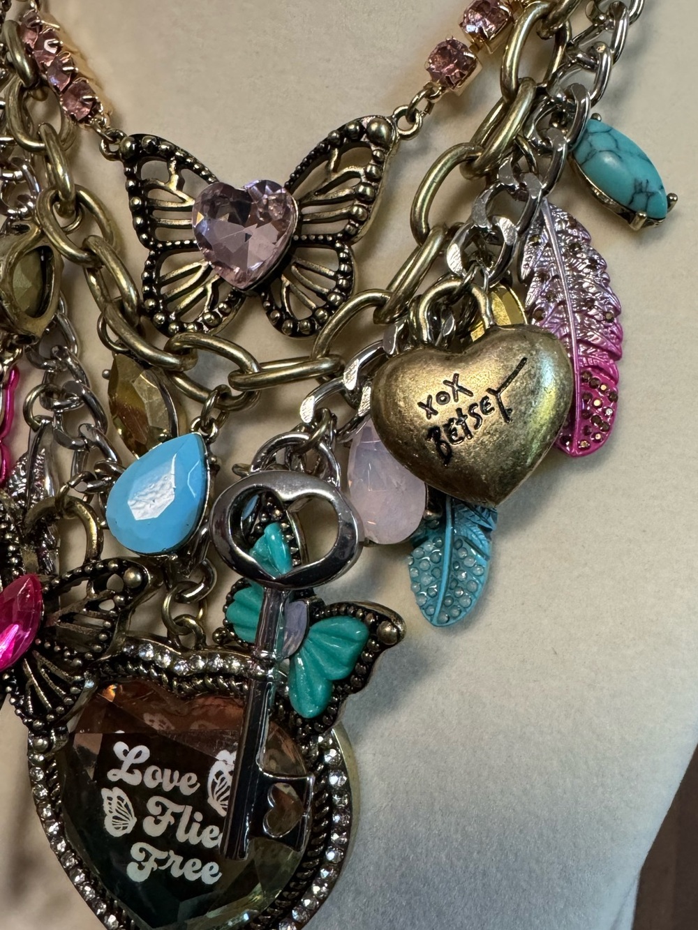 BETSEY JOHNSON Multi-Layer Butterflies Keys Heart Pendant Charm Necklace - Picture 6 of 10